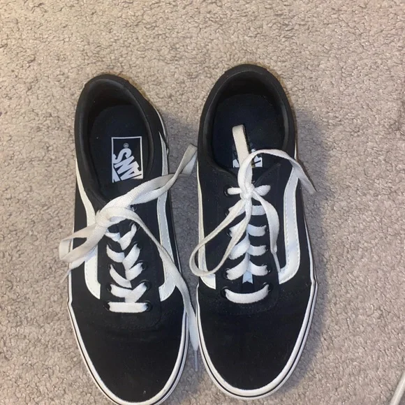 Vans - Picture 2 of 4